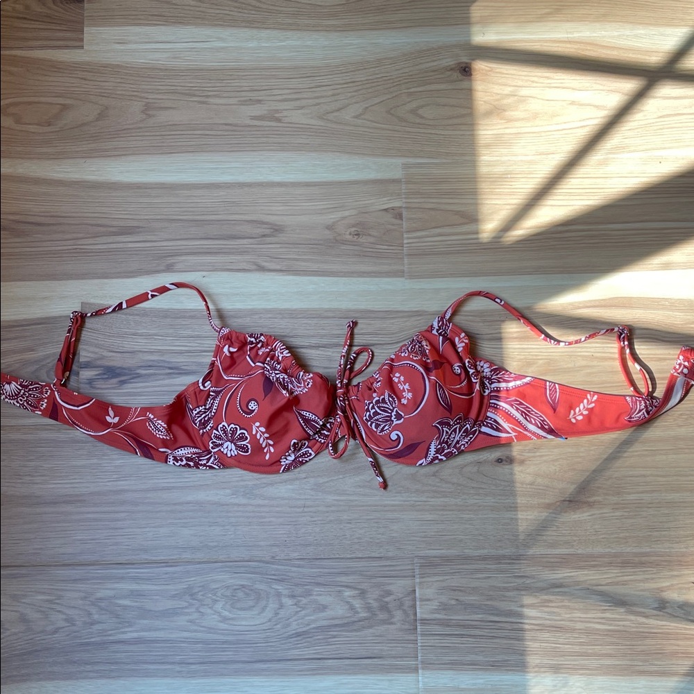 Cupshe burnt orange and white  Paisley Bikini Top